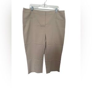 Chico’s Size 3 Fabulously Slimming Straight Capri Pants Khaki Tan XL 16 NWT